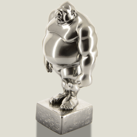 Mario sur piédestal (carré) argent, 19 cm