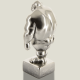 Mario sur piédestal (carré) argent, 19 cm
